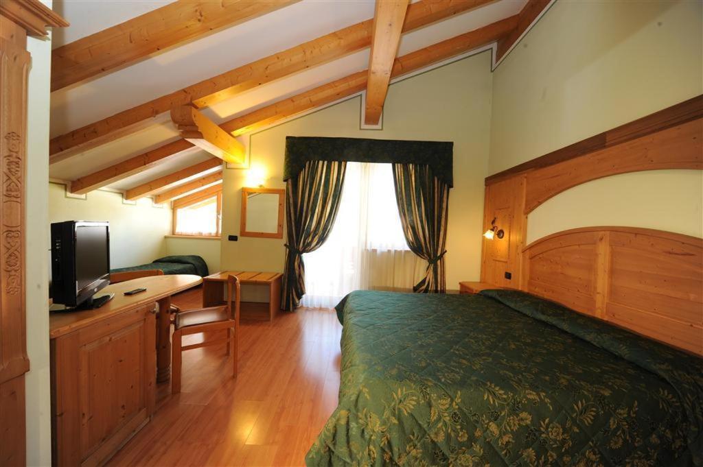 Hotel Canada Pinzolo Bilik gambar