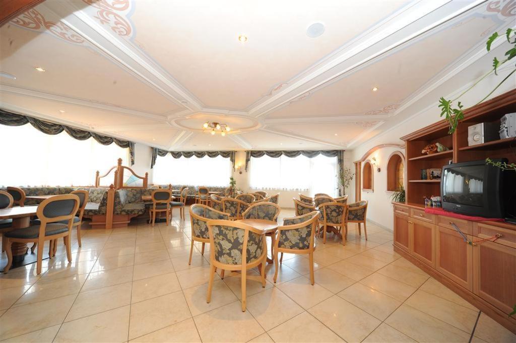 Hotel Canada Pinzolo Luaran gambar