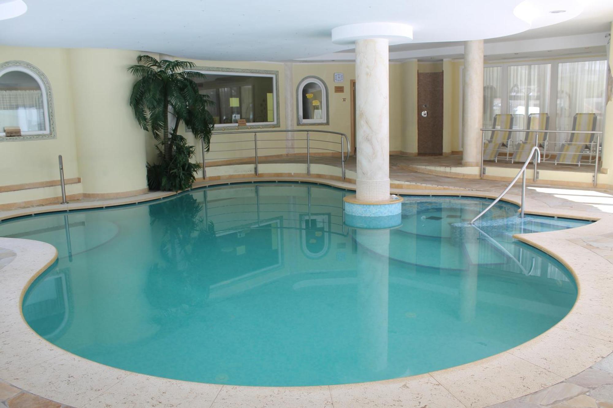 Hotel Canada Pinzolo Luaran gambar