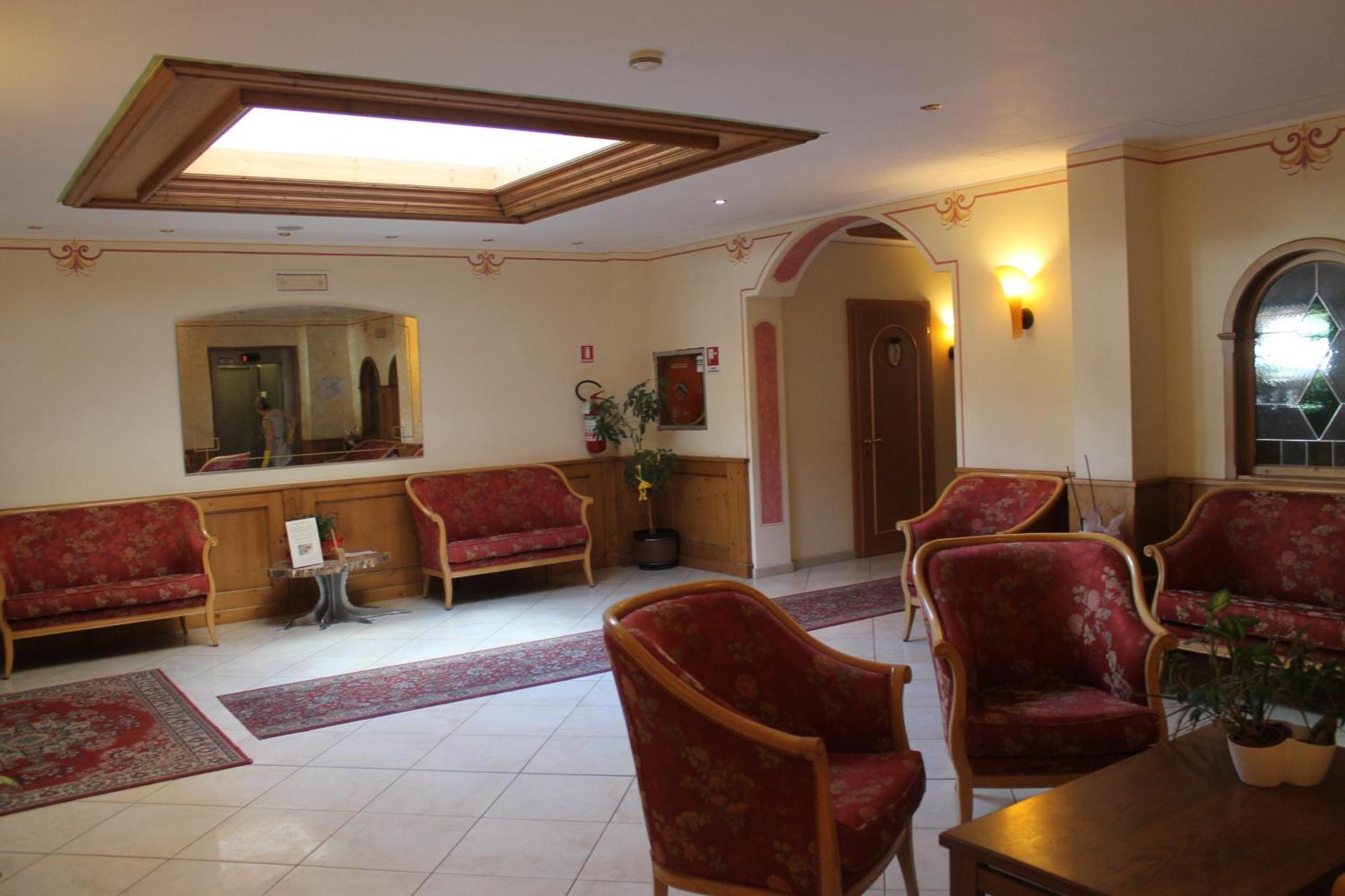 Hotel Canada Pinzolo Luaran gambar