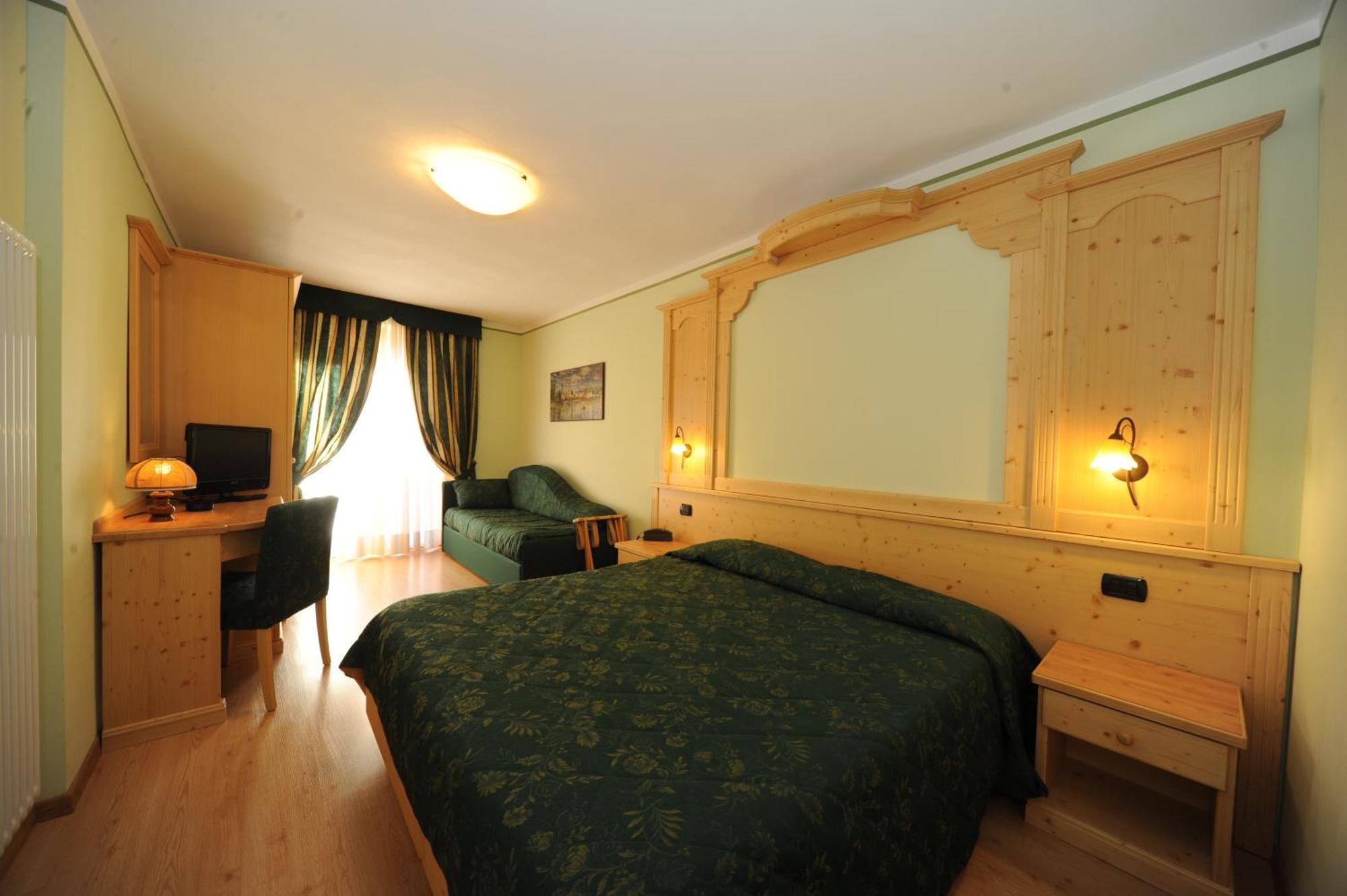 Hotel Canada Pinzolo Luaran gambar