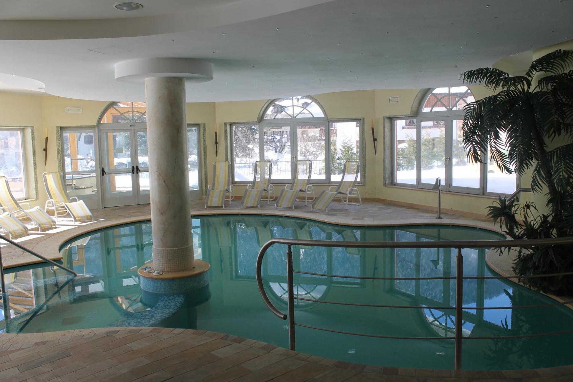 Hotel Canada Pinzolo Luaran gambar