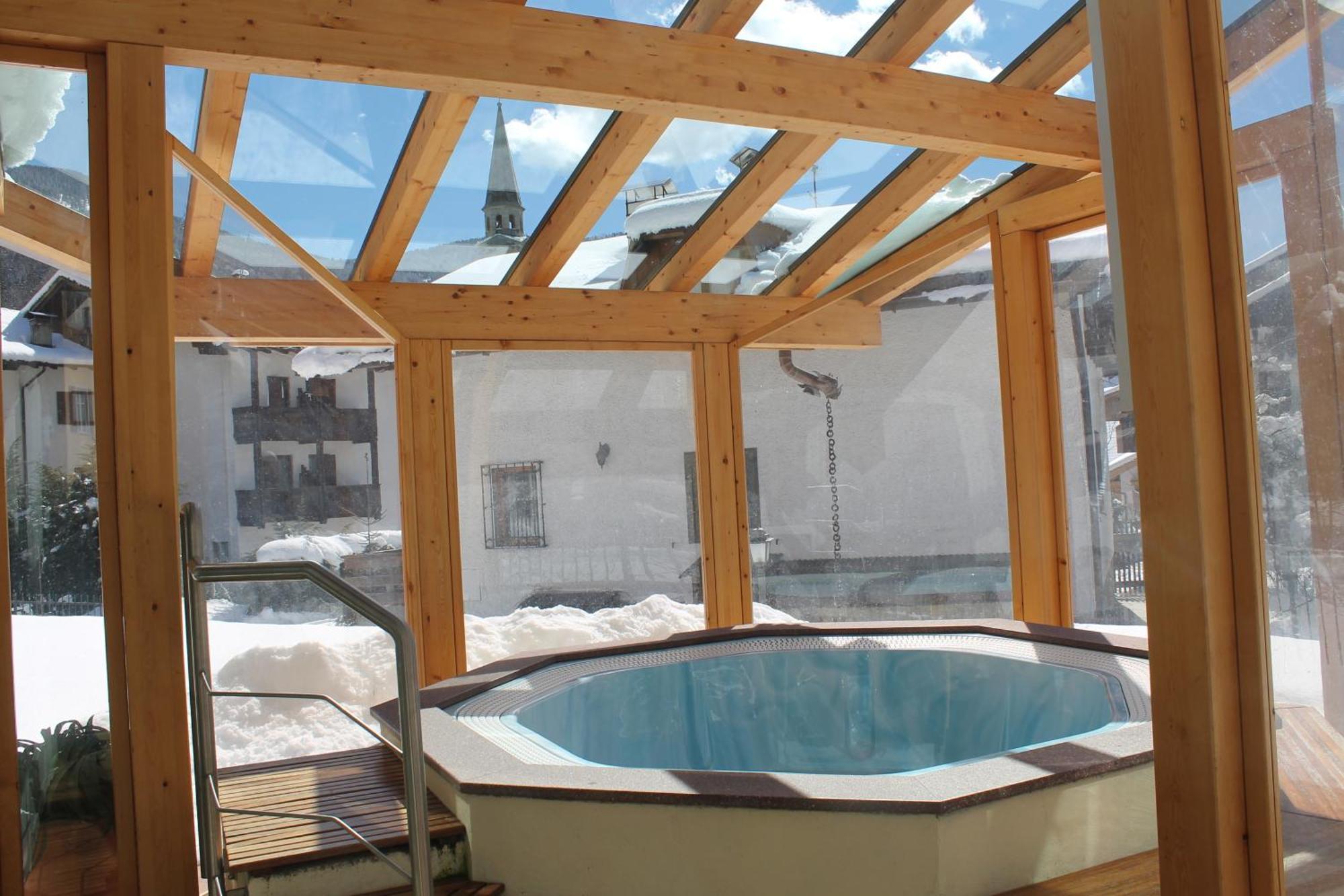 Hotel Canada Pinzolo Luaran gambar