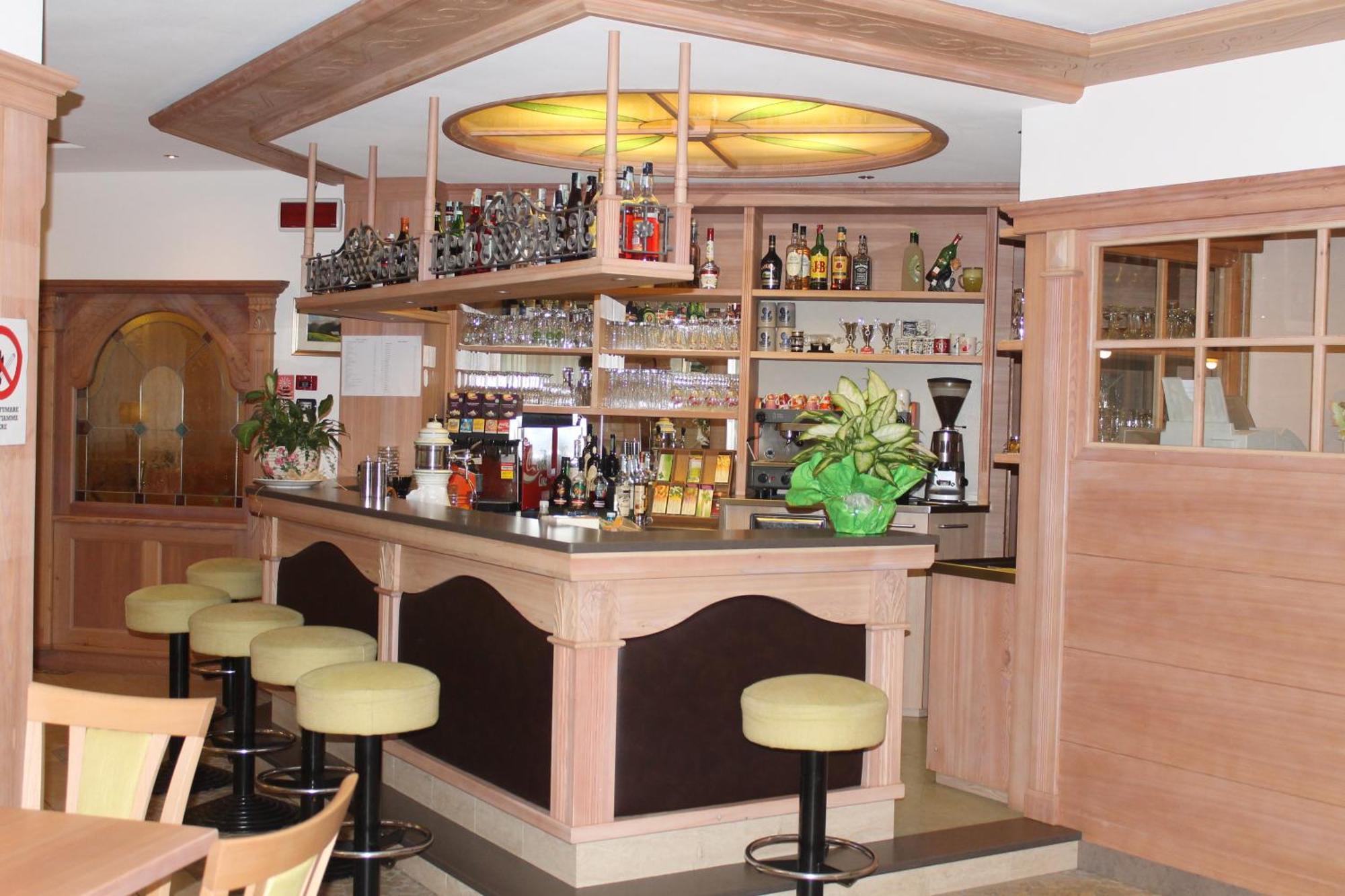 Hotel Canada Pinzolo Luaran gambar